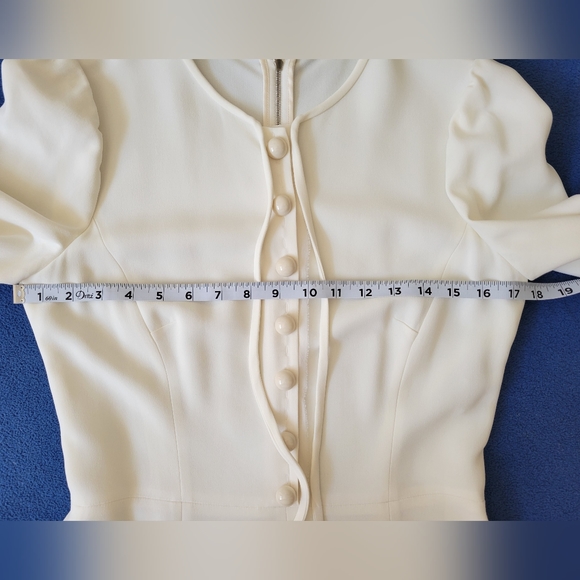 Dolce& Gabbana Bow-Emblished Cady Midi Dress. Size 44(Italian) to 8 US . - Picture 11 of 16